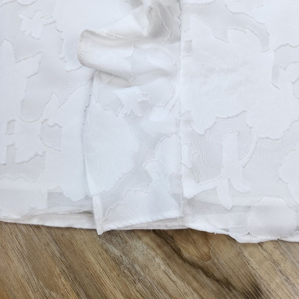 ☔️💜White Cascading Ruffle Front Sleeveless Top Small - Picture 8 of 12